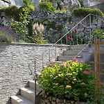 Hisa Kala *
